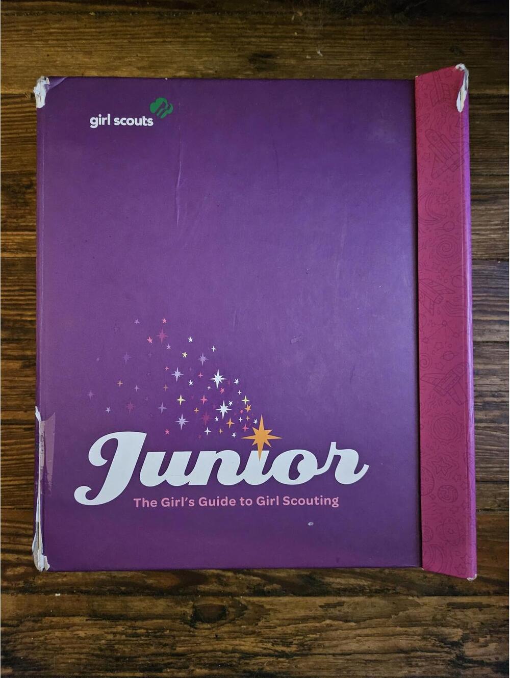 The Junior Girl's Guide to Girl Scouting by Girl Scouts USA used 3 ring see pics